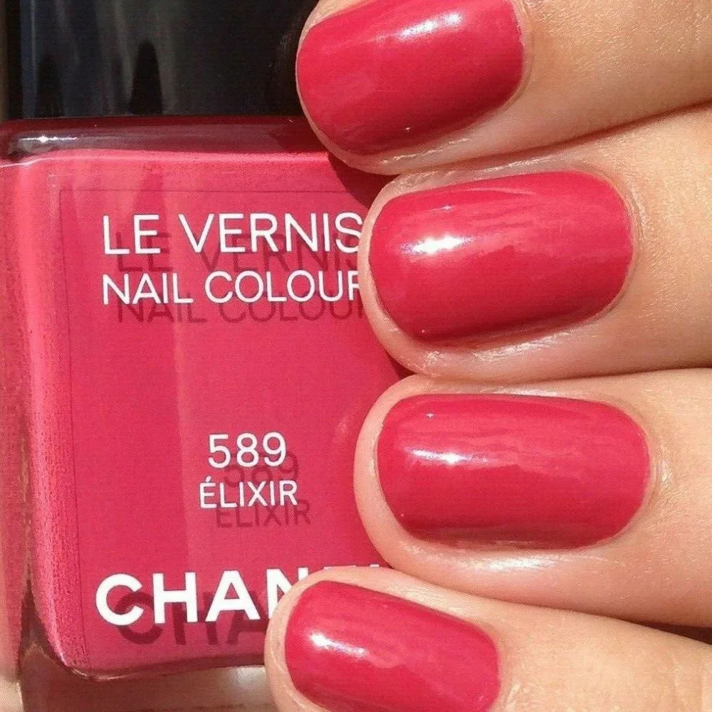 Chanel Le Vernis Nail Color 589 (0.4oz) .. NEW